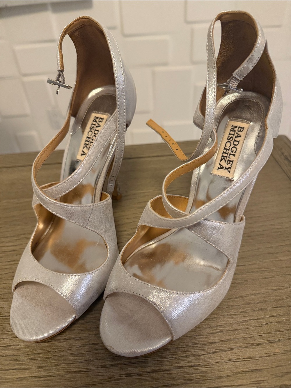 Badgley Mischka Metallic Silver Open-Toe Strappy Heels with sparkles 7M